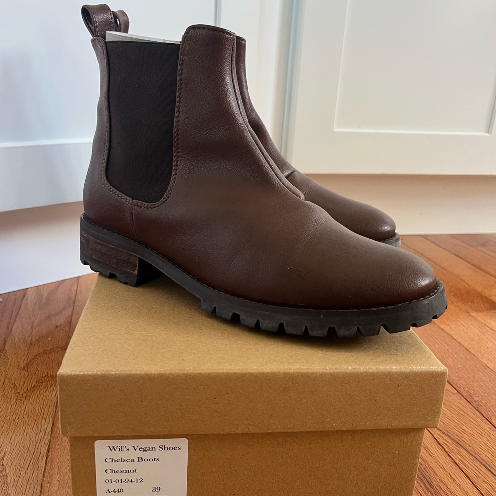 Women’s Brown Chelsea Boots